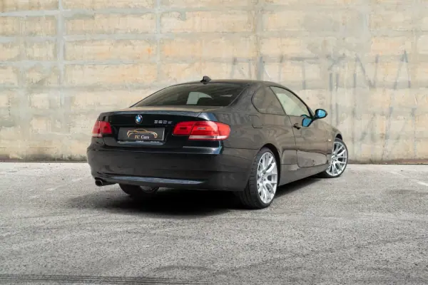 BMW 320 2007 - 12490 EUR, 230000 km - AUTO.MOTO.pt - 230000km - foto 17 de 42
