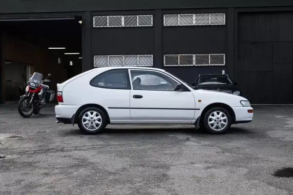 Toyota Corolla 1994 - 3999 EUR, 339582 km - AUTO.MOTO.pt - 339582km - foto 2 de 23