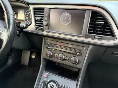 SEAT Leon ST 2017 - 12900 EUR, 128174 km - AUTO.MOTO.pt - 128174km - foto 16 de 28