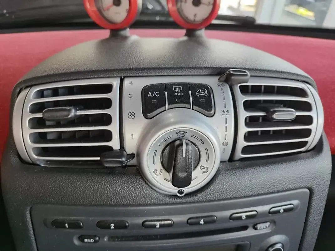 Smart ForTwo Coupé 2009 - 5250 EUR, 194000 km - AUTO.MOTO.pt - 194000km - foto 24 de 28