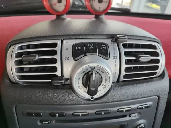 Smart ForTwo Coupé 2009 - 5250 EUR, 194000 km - AUTO.MOTO.pt - 194000km - foto 24 de 28
