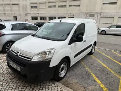 Citroën Berlingo 2015 - 8900 EUR, 221000 km - AUTO.MOTO.pt - 221000km - foto 8 de 29