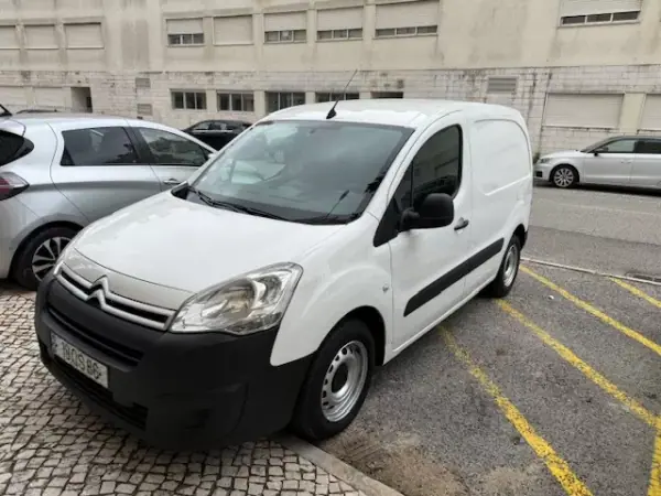 Citroën Berlingo 2015 - 7900 EUR, 221000 km - AUTO.MOTO.pt - 221000km - foto 8 de 29