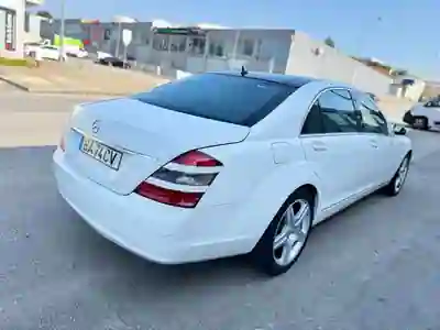 Mercedes-Benz S 320 2008 - 15000 EUR, 280000 km - AUTO.MOTO.pt - 280000km - foto 5 de 15