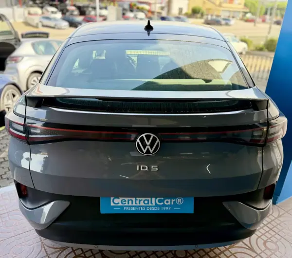 Volkswagen ID.5 2023 - 30950 EUR, 87000 km - AUTO.MOTO.pt - 87000km - foto 10 de 24