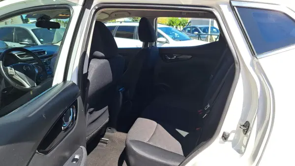 Nissan Qashqai 2014 - 12900 EUR, 133286 km - AUTO.MOTO.pt - 133286km - foto 12 de 28