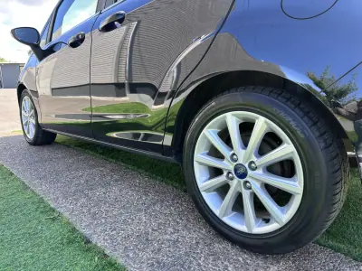 Ford B-Max 2017 - 9900 EUR, 130000 km - AUTO.MOTO.pt - 130000km - foto 23 de 53