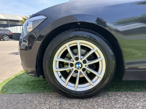 BMW 116 2012 - 10900 EUR, 245000 km - AUTO.MOTO.pt - 245000km - foto 18 de 51