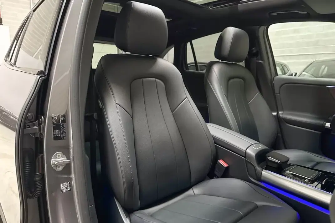 Mercedes-Benz GLA 250 2021 - 33950 EUR, 52396 km - AUTO.MOTO.pt - 52396km - foto 12 de 60