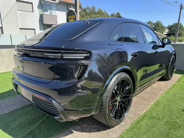 Porsche Macan 2025 - 127000 EUR, 12000 km - AUTO.MOTO.pt - 12000km - foto 9 de 80