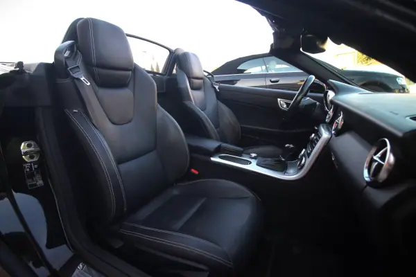 Mercedes-Benz SLK 250 2015 - 22990 EUR, 203350 km - 203350km - foto 26 de 32