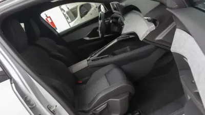 Peugeot 5008 2025 - 32850 EUR, 15000 km - AUTO.MOTO.pt - 15000km - foto 15 de 38