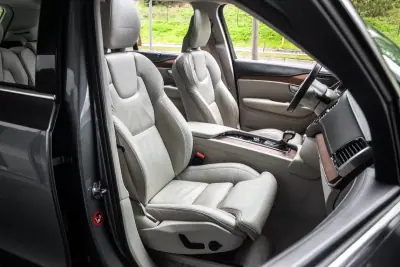 Volvo XC 90 2016 - 24990 EUR, 206775 km - AUTO.MOTO.pt - 206775km - foto 30 de 50
