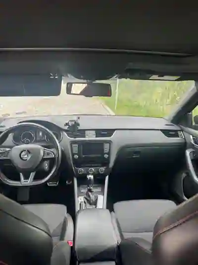 Skoda Octavia Break 2015 - 14000 EUR, 235000 km - 235000km - foto 2 de 15