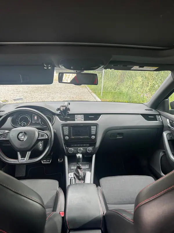 Skoda Octavia Break 2015 - 14000 EUR, 235000 km - 235000km - foto 2 de 15
