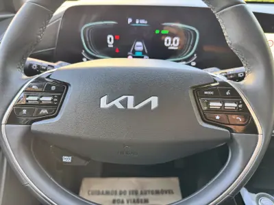 Kia Niro 2024 - 29500 EUR, 27615 km - AUTO.MOTO.pt - 27615km - foto 13 de 26