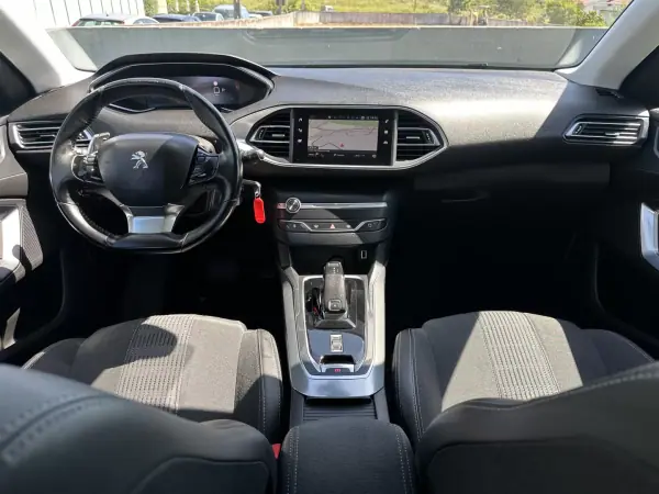 Peugeot 308 SW 2020 - 16000 EUR, 130000 km - AUTO.MOTO.pt - 130000km - foto 36 de 57
