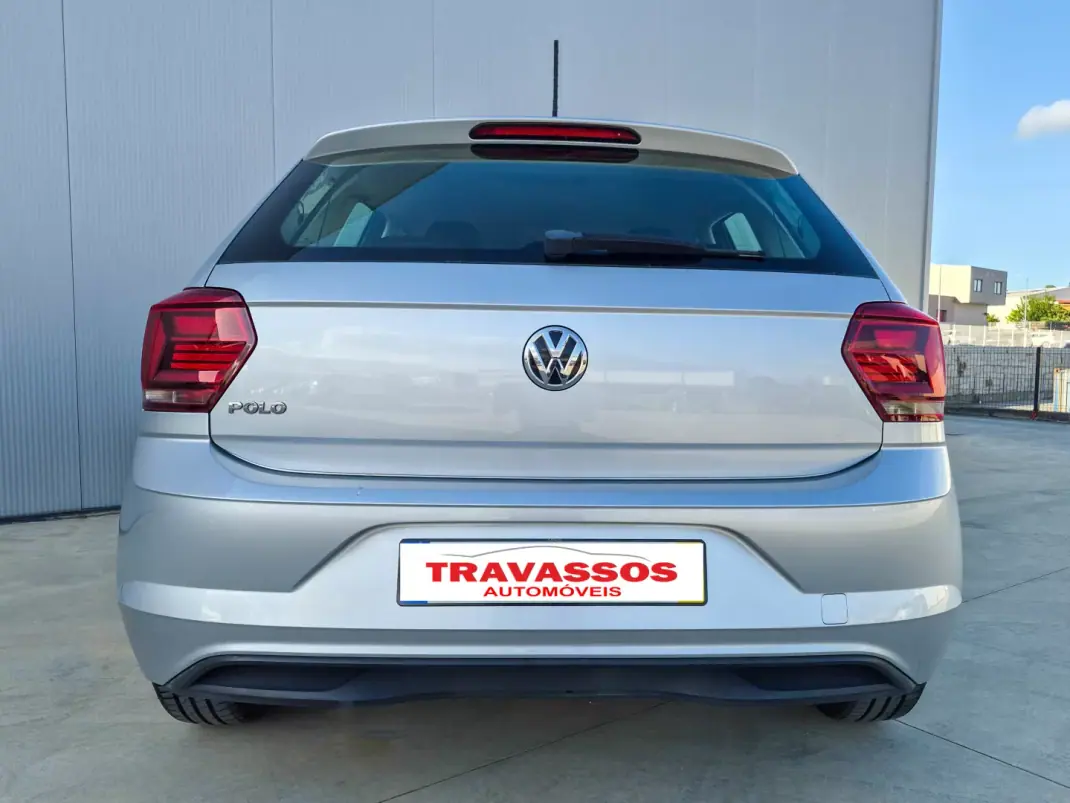 Volkswagen Polo 2018 - 12900 EUR, 99947 km - AUTO.MOTO.pt - 99947km - foto 5 de 11