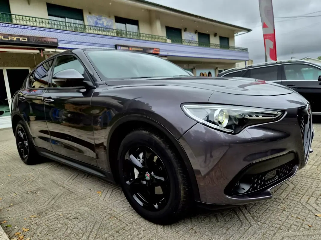 Alfa Romeo Stelvio 2017 - 19900 EUR, 183000 km - 183000km - foto 23 de 23