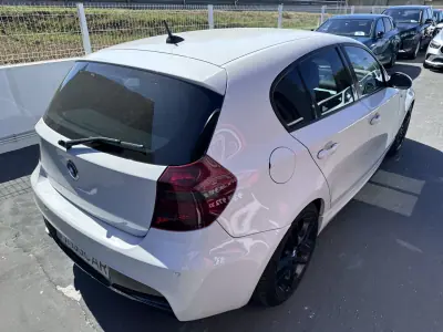 BMW 118 2009 - 9900 EUR, 177000 km - AUTO.MOTO.pt - 177000km - foto 10 de 46