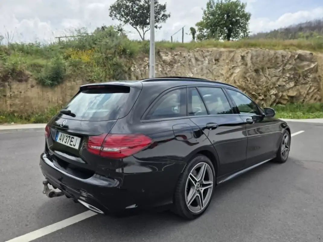 Mercedes-Benz C 300 2019 - 28490 EUR, 230000 km - AUTO.MOTO.pt - 230000km - foto 13 de 17