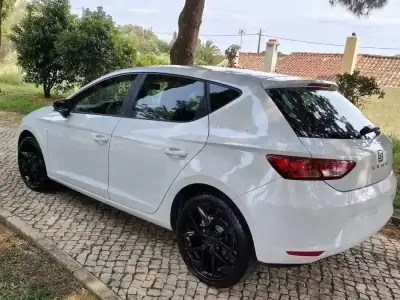 SEAT Leon 2014 - 10990 EUR, 179115 km - AUTO.MOTO.pt - 179115km - foto 7 de 16