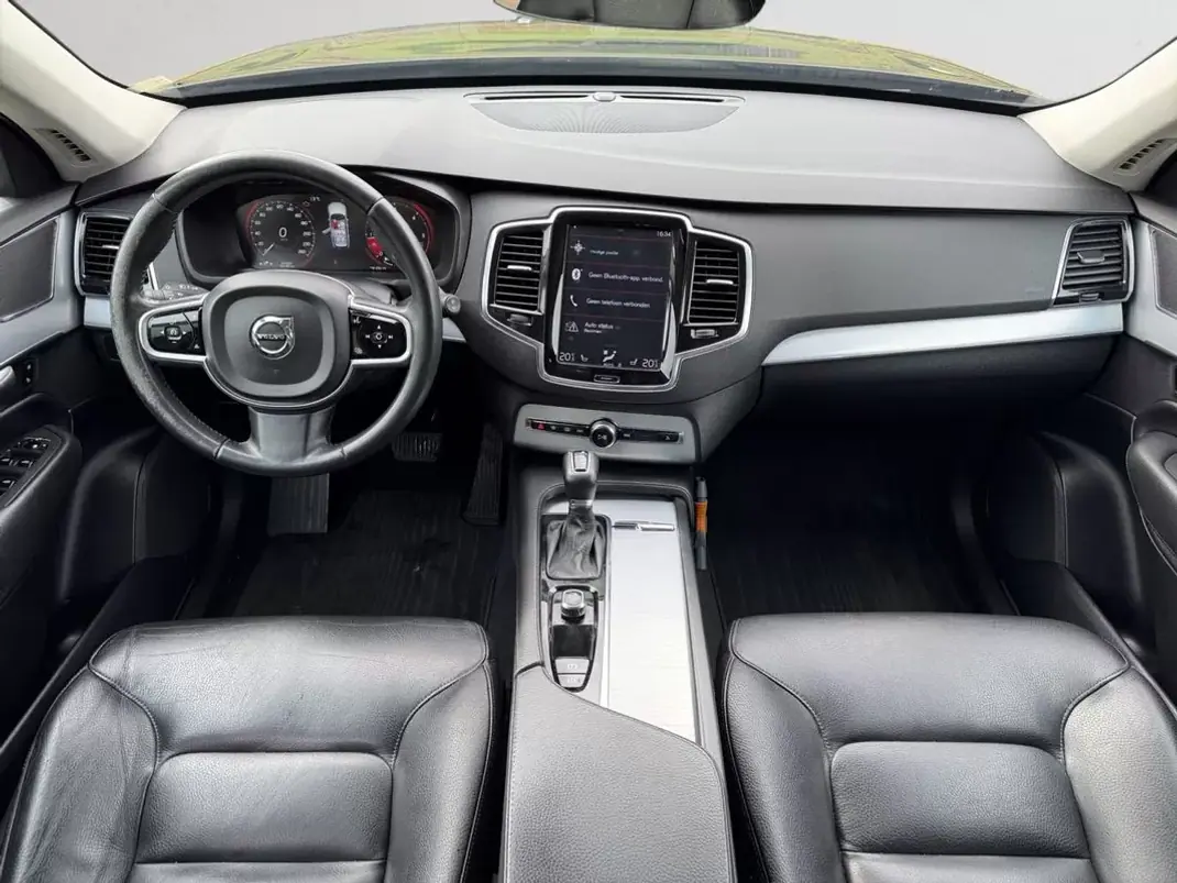 Volvo XC 90 2018 - 28990 EUR, 237257 km - 237257km - foto 2 de 16