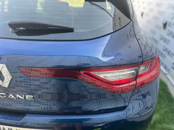 Renault Mégane 2017 - 15500 EUR, 164000 km - AUTO.MOTO.pt - 164000km - foto 7 de 8