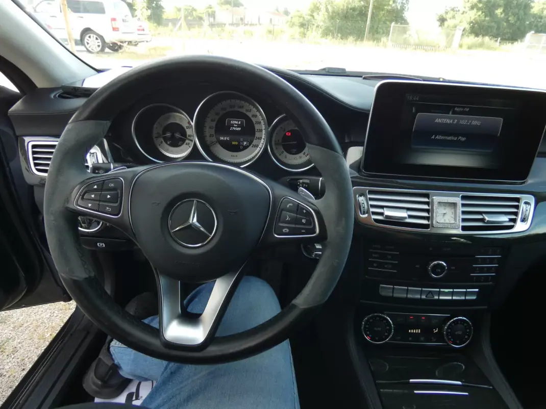Mercedes-Benz CLS 250 2015 - 22500 EUR, 278000 km - AUTO.MOTO.pt - 278000km - foto 31 de 42