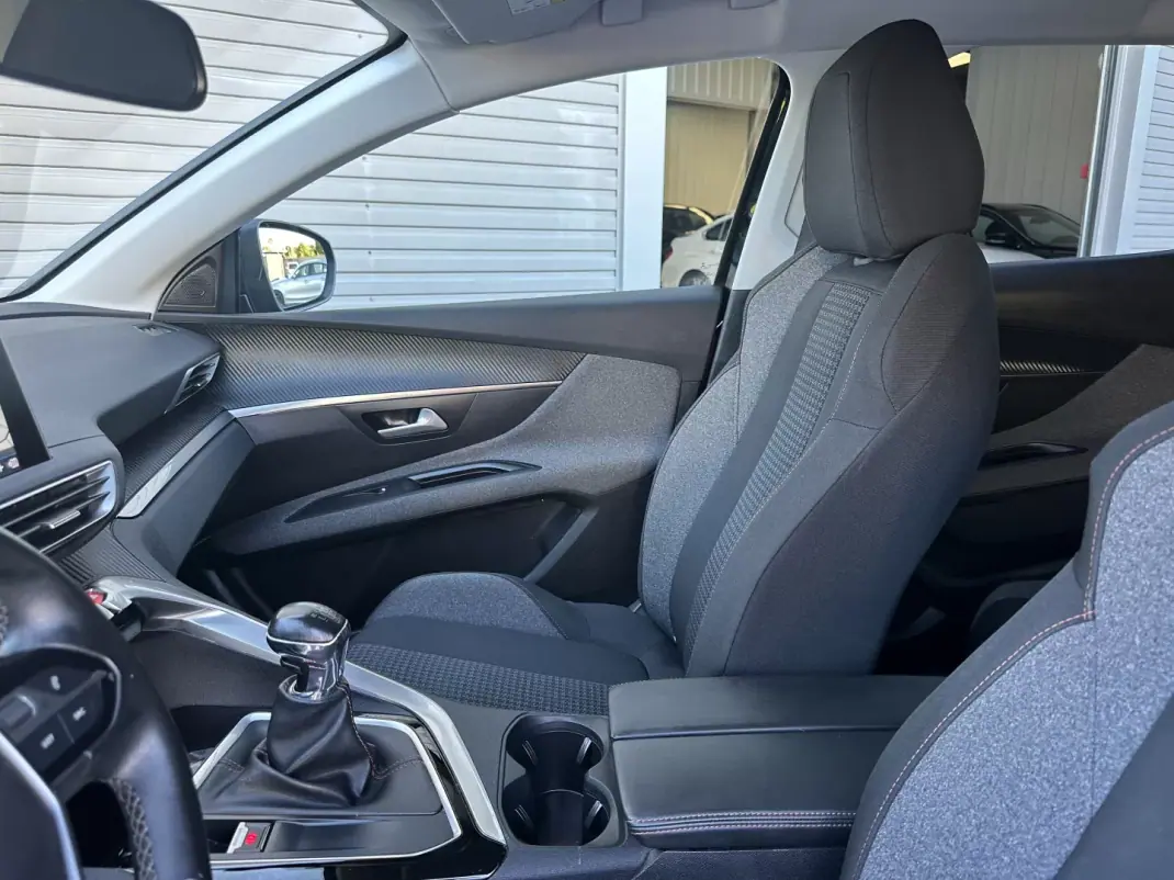 Peugeot 3008 2019 - 14900 EUR, 190000 km - 190000km - foto 34 de 64