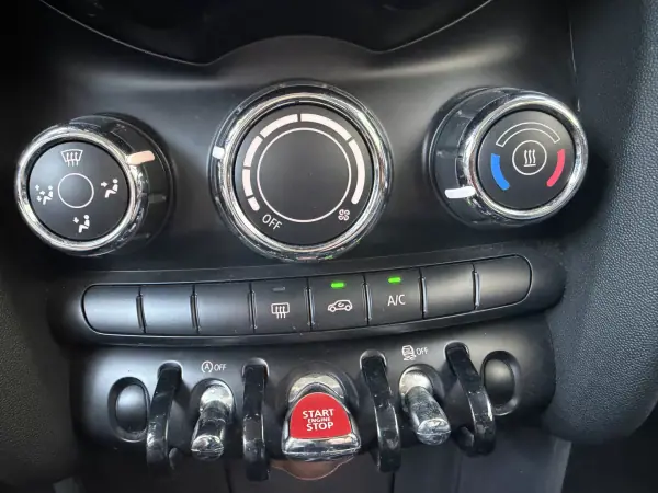 MINI 3 Portas 2016 - 12965 EUR, 150000 km - AUTO.MOTO.pt - 150000km - foto 29 de 41