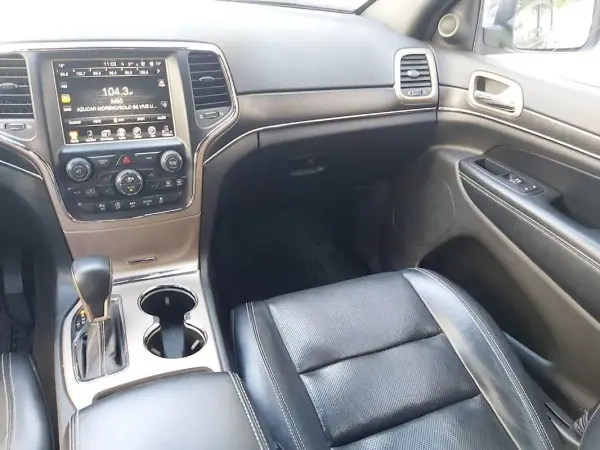Jeep Grand Cherokee 2016 - 34950 EUR, 135350 km - AUTO.MOTO.pt - 135350km - foto 25 de 60