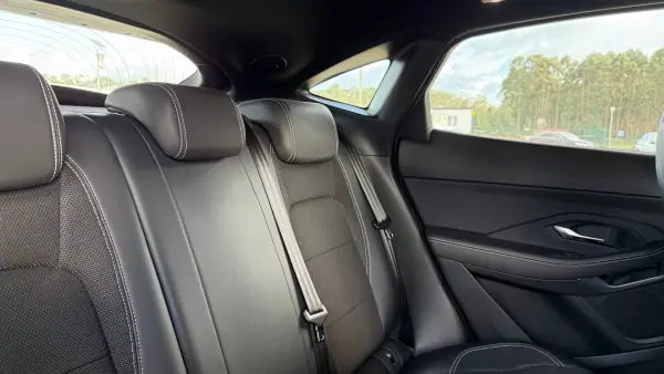 Jaguar E-Pace 2019 - 24500 EUR, 164000 km - AUTO.MOTO.pt - 164000km - foto 61 de 64