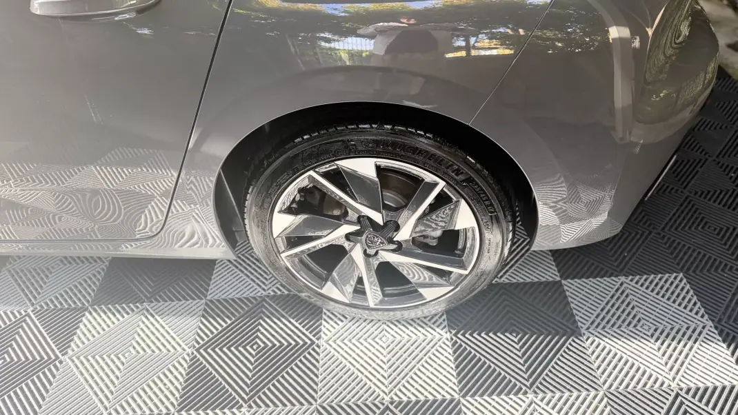 Peugeot 308 2025 - 24500 EUR, 7700 km - AUTO.MOTO.pt - 7700km - foto 6 de 21