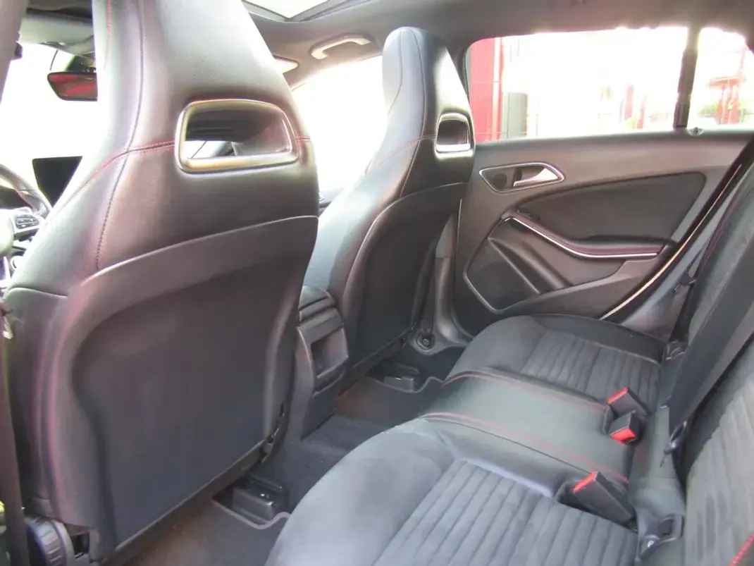 Mercedes-Benz CLA 200 2019 - 26899 EUR, 154950 km - 154950km - foto 7 de 38