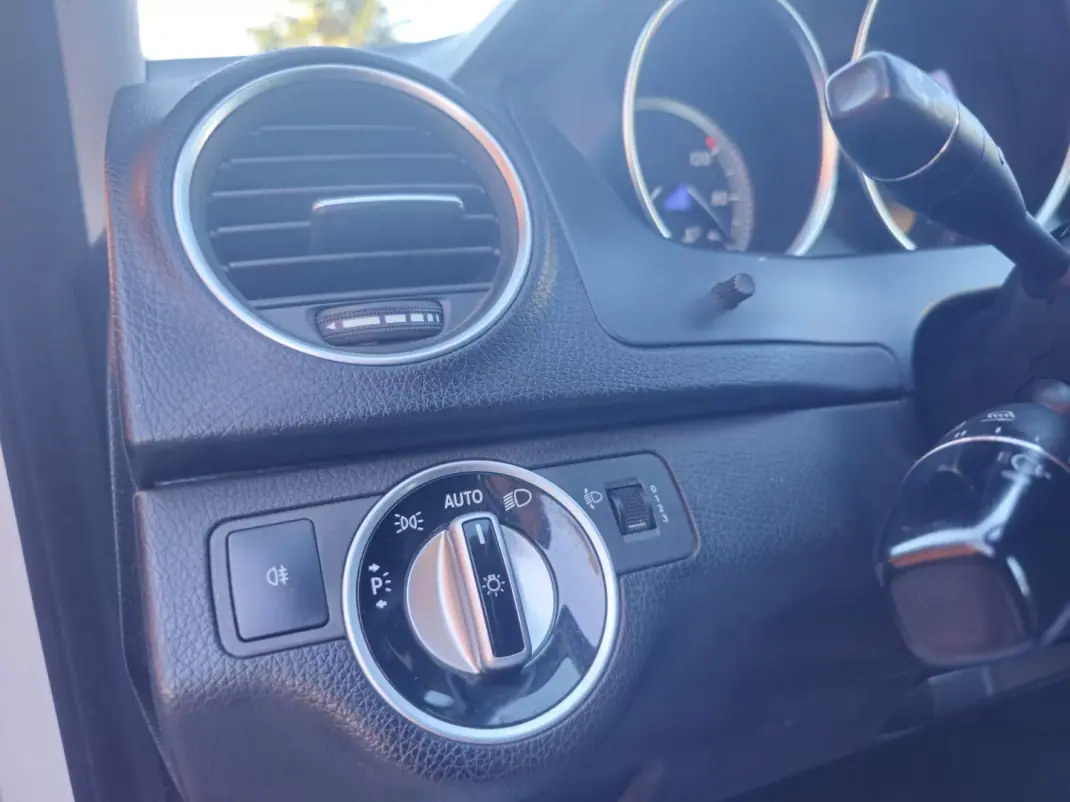Mercedes-Benz C 200 2012 - 11990 EUR, 201378 km - 201378km - foto 10 de 12