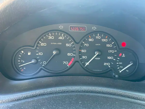 Peugeot 206 2000 - 1900 EUR, 226748 km - 226748km - foto 6 de 12