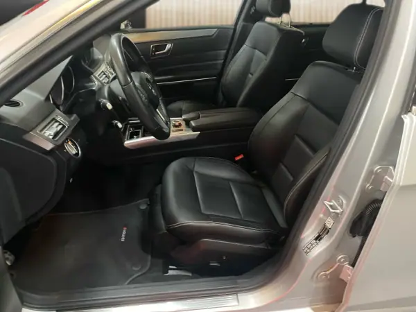 Mercedes-Benz E 250 2016 - 15950 EUR, 453700 km - AUTO.MOTO.pt - 453700km - foto 7 de 20