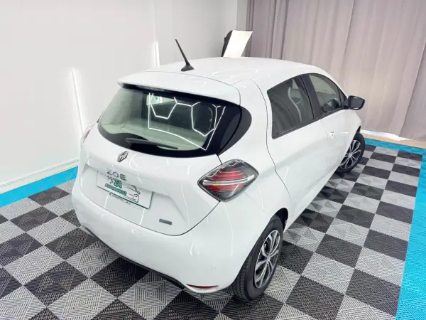 Renault Zoe 2020 - 16750 EUR, 11800 km - AUTO.MOTO.pt - 11800km - foto 8 de 25