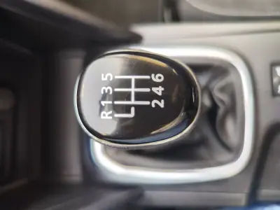 Renault Mégane 2016 - 8780 EUR, 252000 km - AUTO.MOTO.pt - 252000km - foto 35 de 36