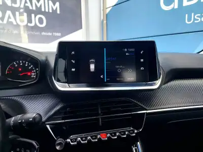 Peugeot 208 2020 - 17900 EUR, 94355 km - AUTO.MOTO.pt - 94355km - foto 20 de 23