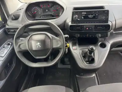Peugeot Partner 1.5 BlueHDi Pro Standard 2021 - 14490 EUR, 121725 km - AUTO.MOTO.pt - 121725km - foto 8 de 17