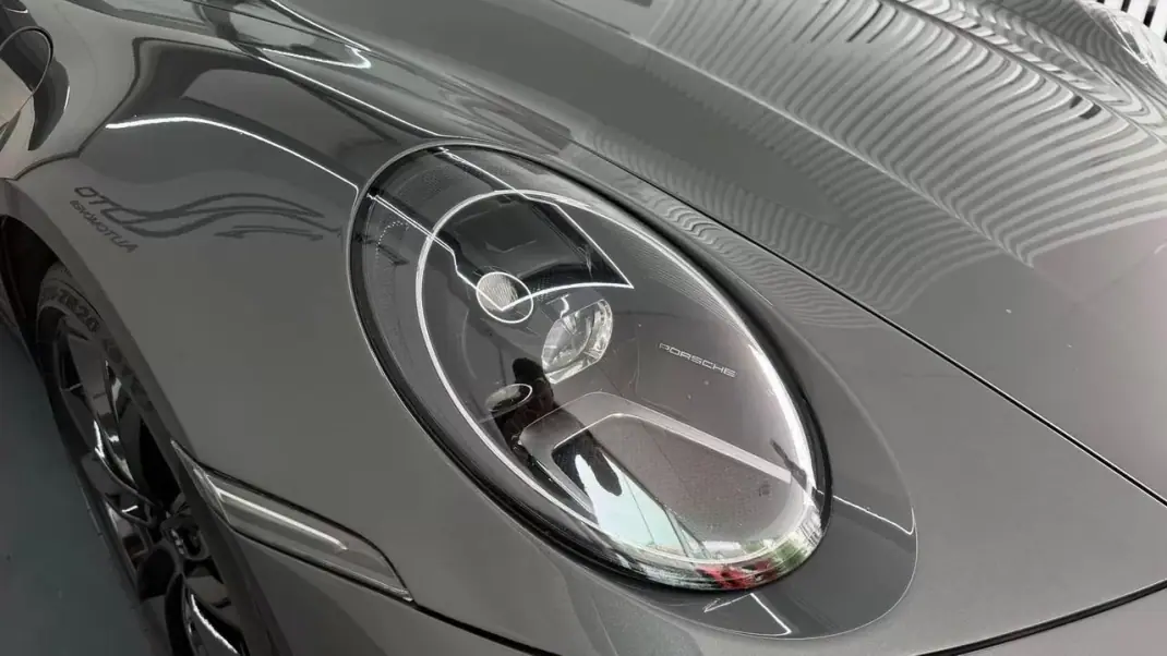 Porsche 911 2019 - 129990 EUR, 76079 km - AUTO.MOTO.pt - 76079km - foto 5 de 24