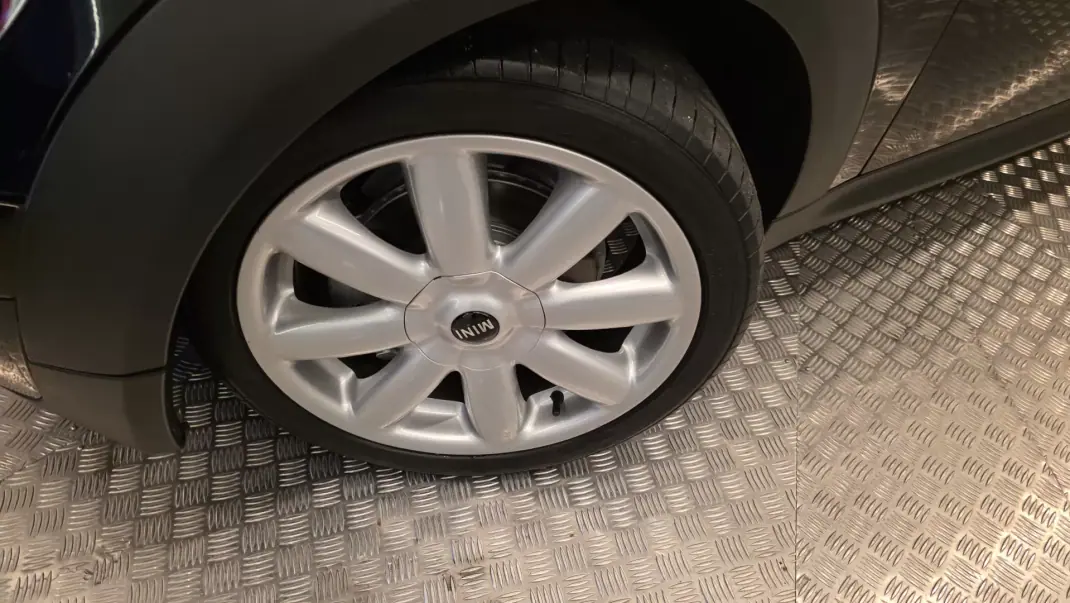 MINI Cooper 2010 - 9900 EUR, 144067 km - AUTO.MOTO.pt - 144067km - foto 28 de 56