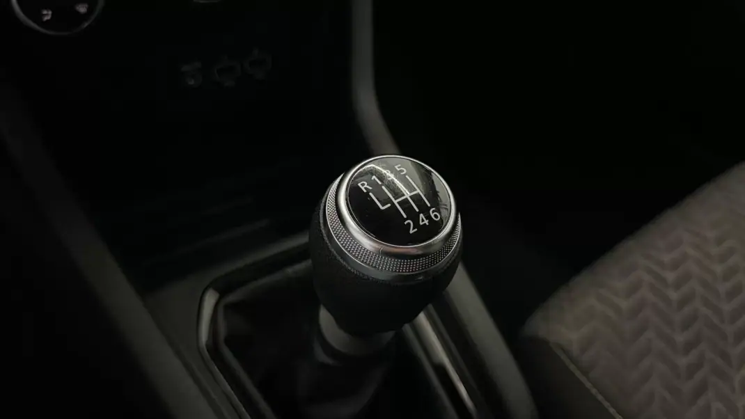 Renault Clio 2021 - 11490 EUR, 171078 km - AUTO.MOTO.pt - 171078km - foto 11 de 27