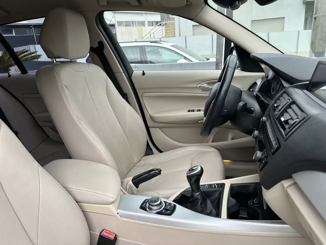 BMW 116 2012 - 11900 EUR, 230000 km - AUTO.MOTO.pt - 230000km - foto 62 de 65