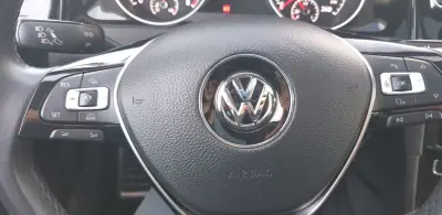 Volkswagen Golf 2018 - 17990 EUR, 118115 km - AUTO.MOTO.pt - 118115km - foto 20 de 26