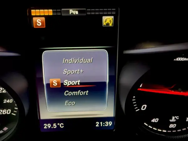 Mercedes-Benz C 200 2015 - 17999 EUR, 175000 km - AUTO.MOTO.pt - 175000km - foto 67 de 125