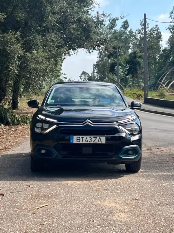 Citroën e-C4 2022 - 19900 EUR, 75680 km - AUTO.MOTO.pt - 75680km - foto 7 de 71