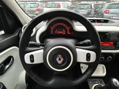 Renault Twingo 2018 - 10500 EUR, 113670 km - AUTO.MOTO.pt - 113670km - foto 12 de 18
